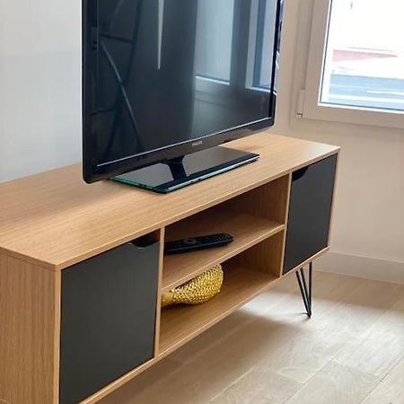 Brand New 1 Bedroom Flat With Parking- 5 Min Paris Pte De Versailles Issy-les-Moulineaux Exterior foto